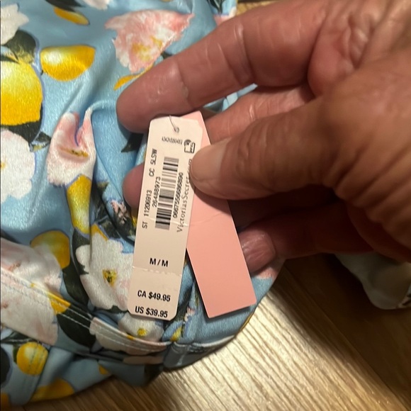 Victoria's Secret Blue Floral Bikini Top - Picture 4 of 4